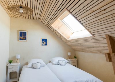 compagnons chambre bois gite velux