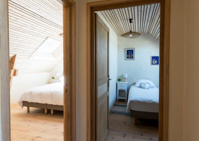 compagnons couloir etage chambre gite